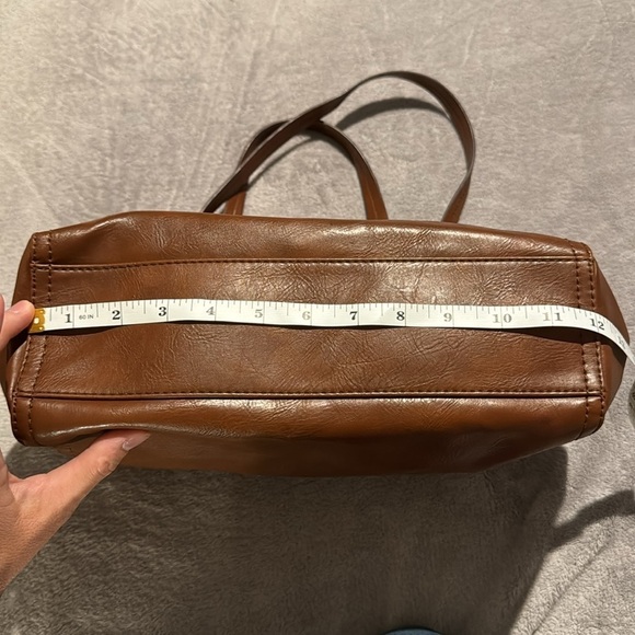 Beautiful Brown Relic Purse Shoulder Bag -Faux‎ Leather - Picture 14 of 15